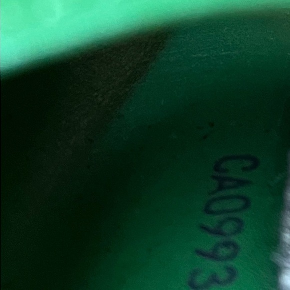 Rare! Auth Borneo Green Epi LV Multicles 4 hook vintage Key Cles - Picture 10 of 11